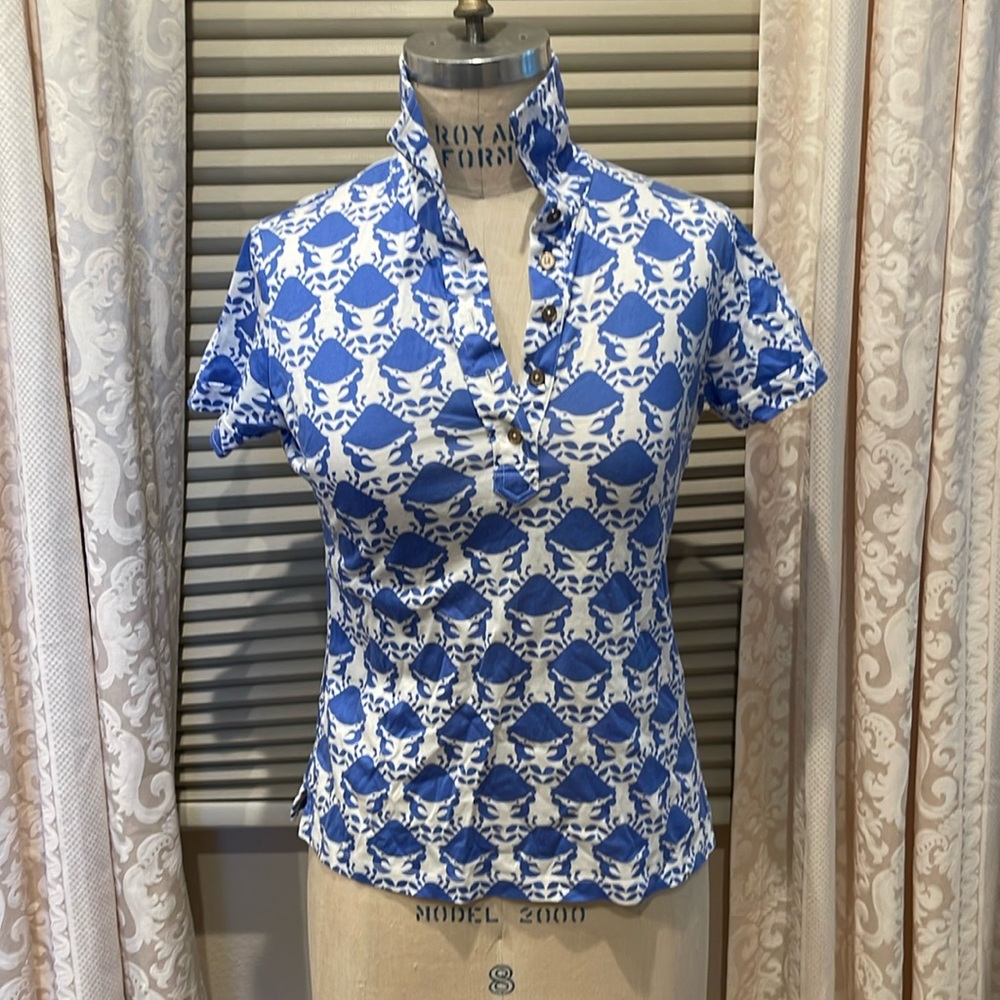 Lilly Pulitzer white label  blue & white 🦀 top. Size 8